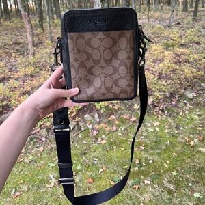 Coach Signature Canvas Sullivan Crossbody Purse